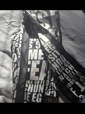 Graphic Black & White Leggings.